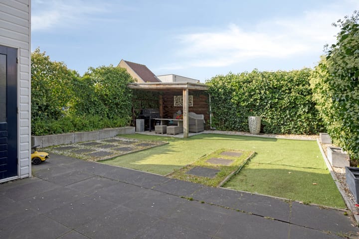 Foto 15 van Jane Addamsstraat 16