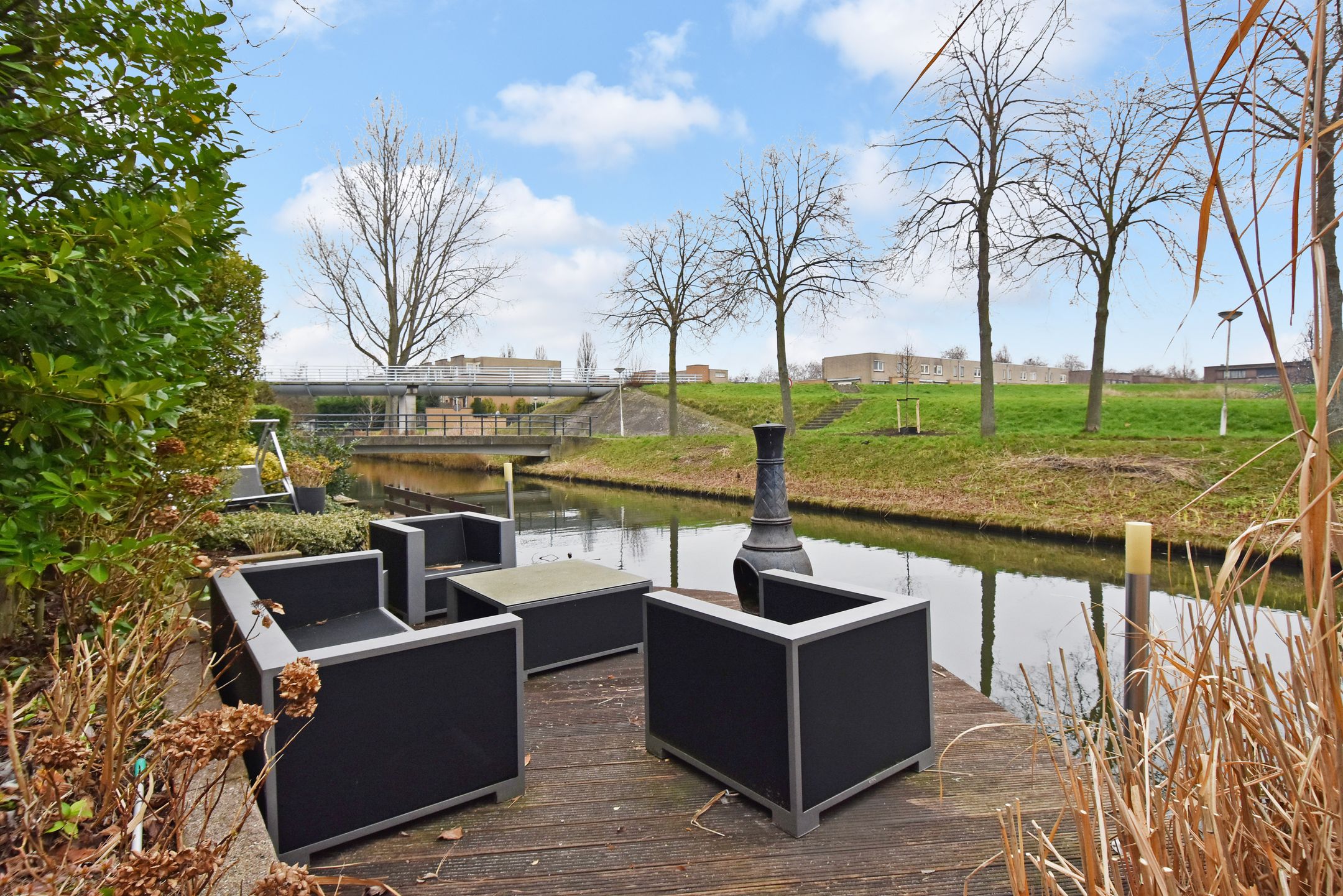 Foto 3 van Mahoniehout 12