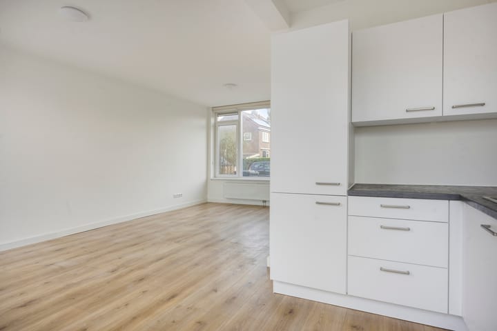 Photo 8 of Leliestraat 29