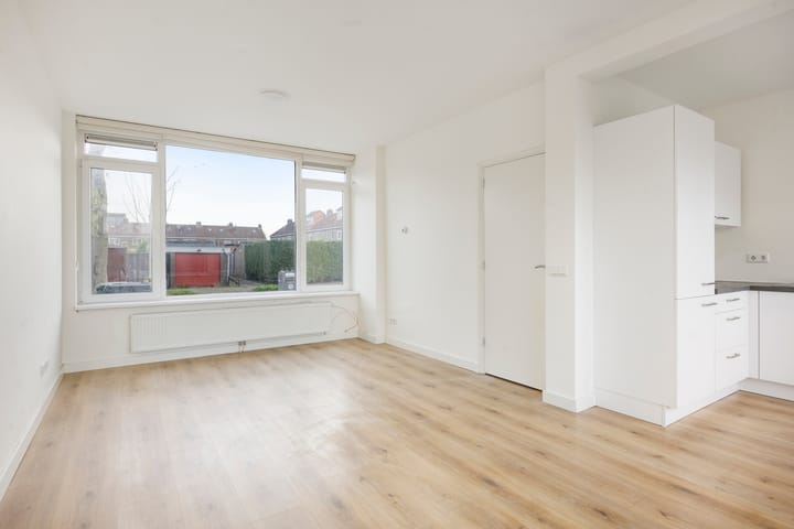 Photo 9 of Leliestraat 29