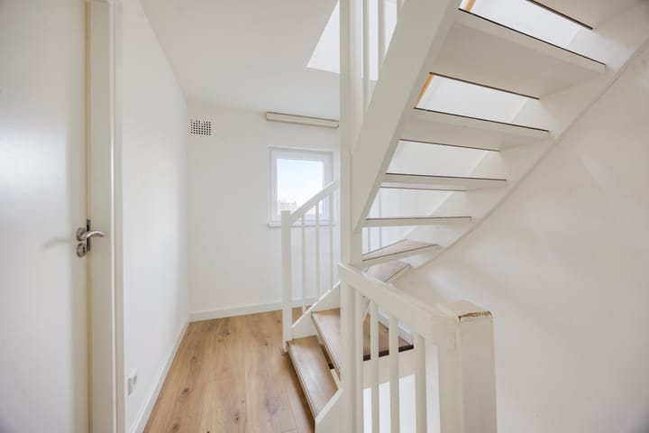 Photo 15 of Leliestraat 29