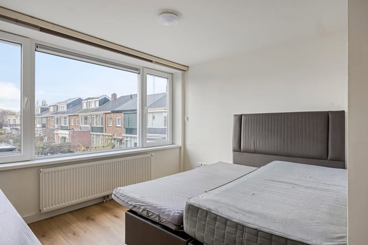 Photo 16 of Leliestraat 29