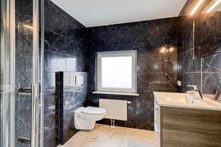 Photo 18 of Leliestraat 29