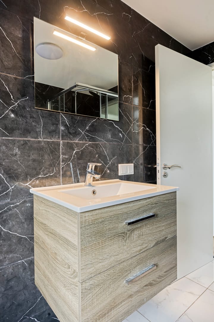 Photo 20 of Leliestraat 29