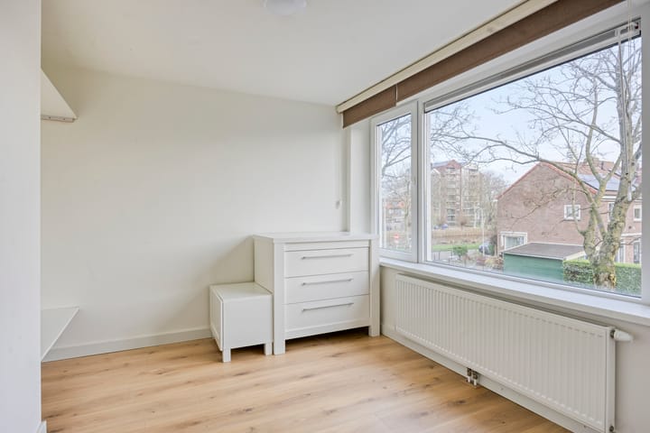 Photo 21 of Leliestraat 29