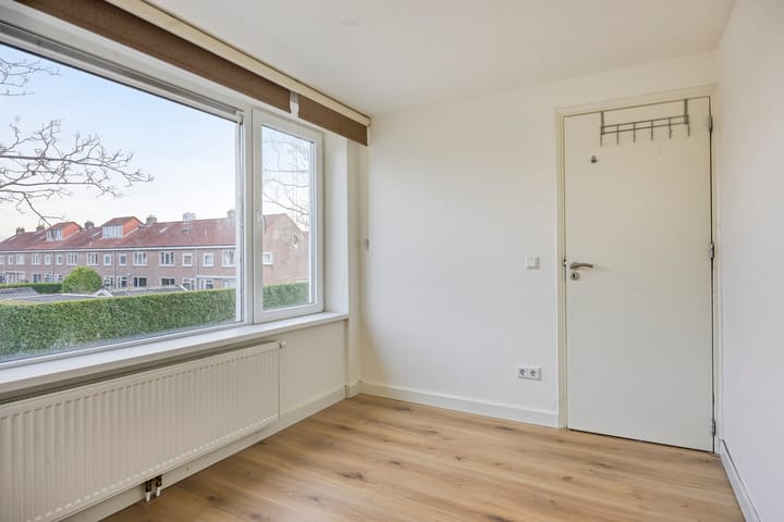 Photo 22 of Leliestraat 29