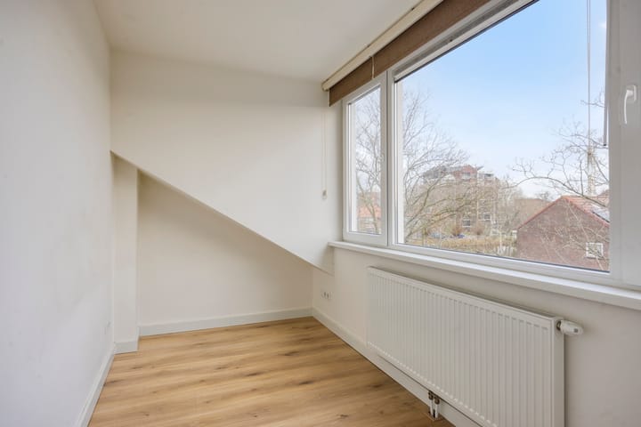 Photo 25 of Leliestraat 29