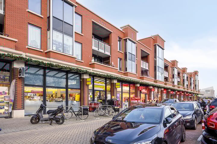 Photo 36 of Leliestraat 29