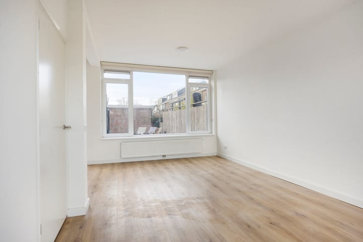 Photo 10 of Leliestraat 29