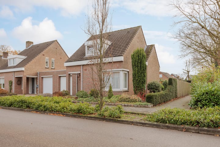 Foto 41 van Mgr Schravenlaan 15-A