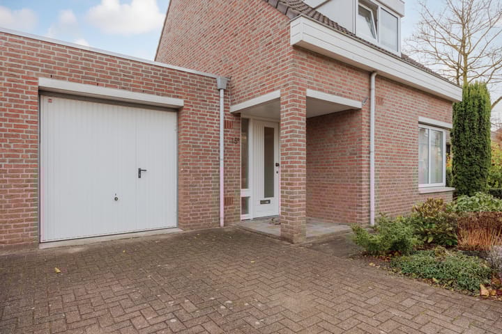 Foto 42 van Mgr Schravenlaan 15-A