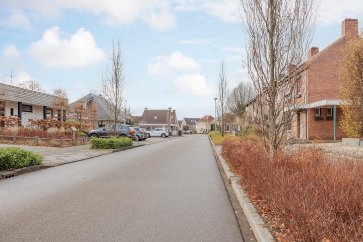 Foto 44 van Mgr Schravenlaan 15-A