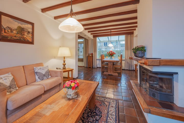 Foto 15 van Burg van Leentstraat 104