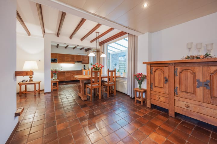 Foto 19 van Burg van Leentstraat 104