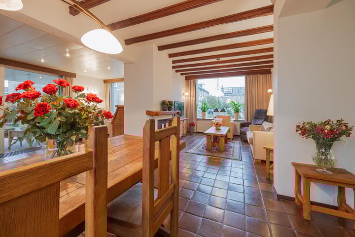 Foto 20 van Burg van Leentstraat 104