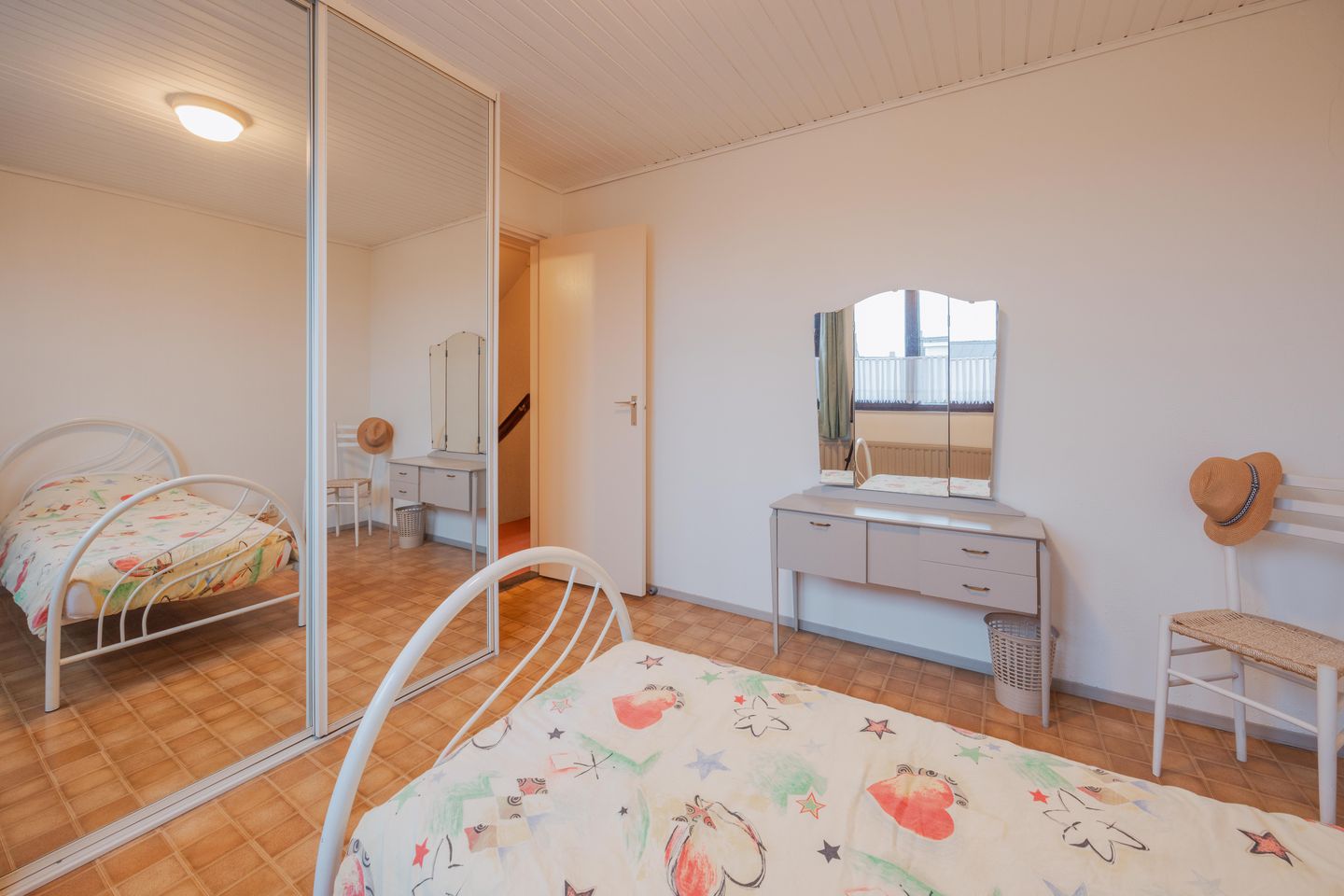 Photo 25 of Burg van Leentstraat 104