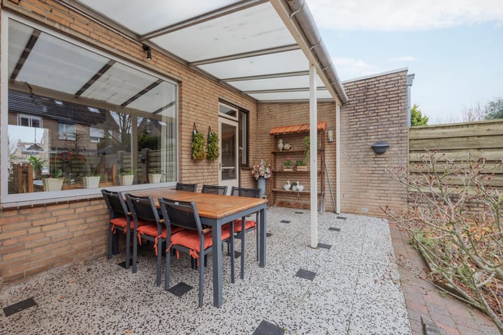 Foto 34 van Burg van Leentstraat 104