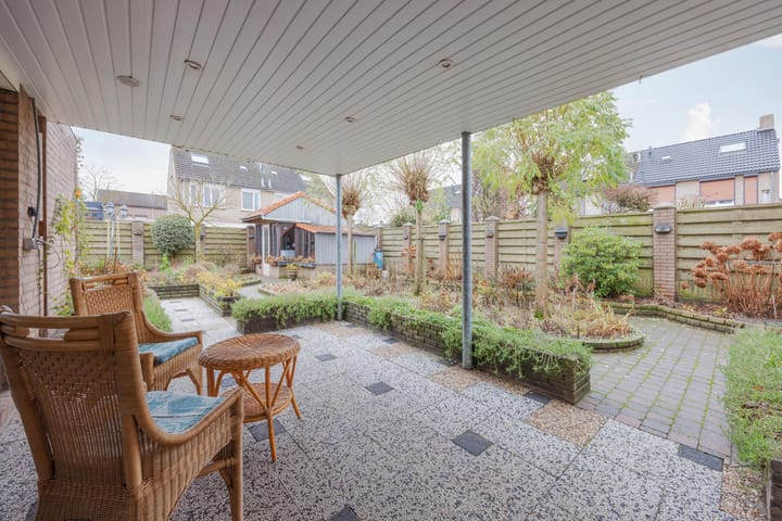 Foto 39 van Burg van Leentstraat 104