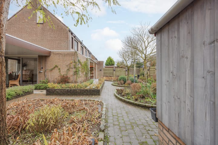 Foto 41 van Burg van Leentstraat 104