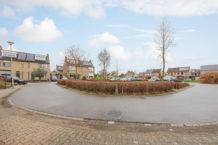 Foto 44 van Burg van Leentstraat 104