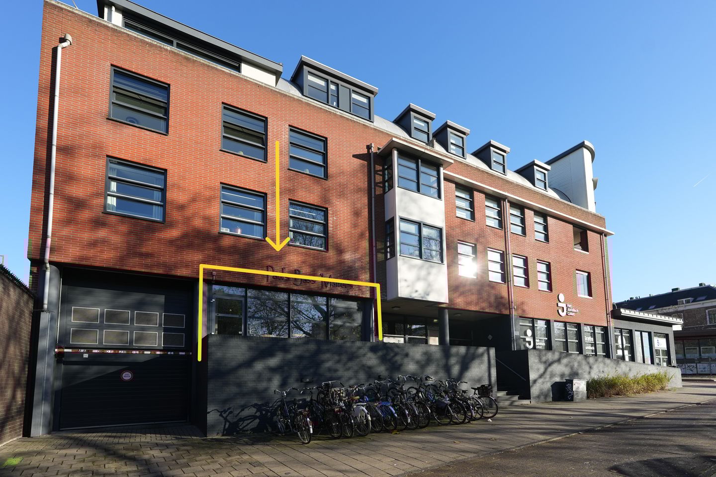 View photo 2 of Kronenburgersingel 2-A