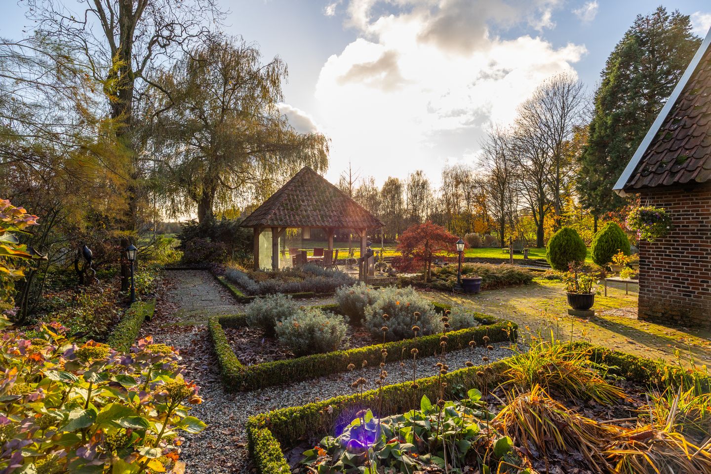 Foto 104 van Burloseweg 44