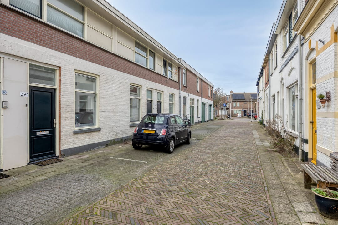 Photo 2 of Molendwarsstraat 29-A