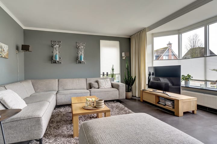 Photo 4 of Suze Groeneweglaan 25