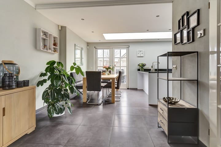 Photo 9 of Suze Groeneweglaan 25