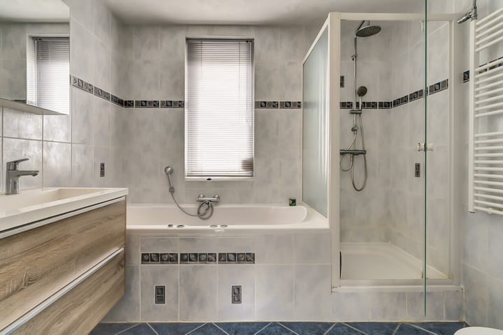 Photo 24 of Suze Groeneweglaan 25