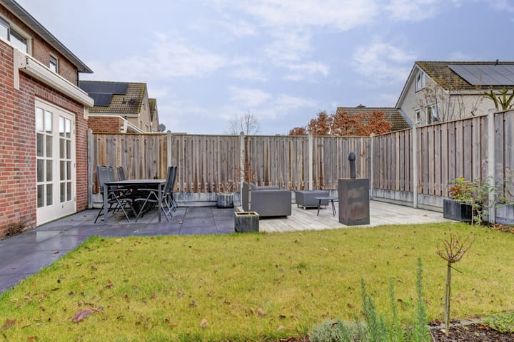 Photo 32 of Suze Groeneweglaan 25