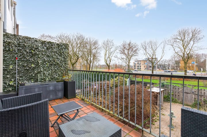 Photo 4 of Straussstraat 24