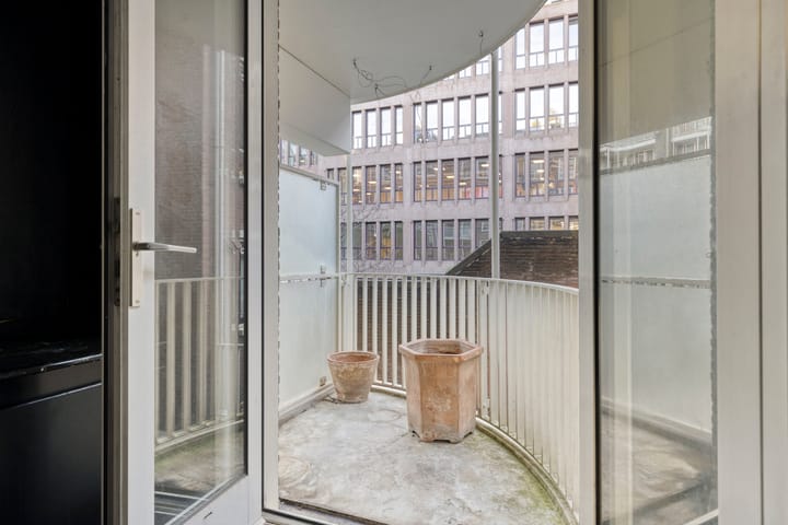 Photo 4 of Amstel 120-B