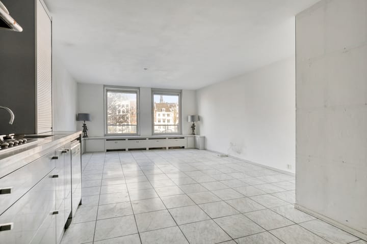 Photo 2 of Amstel 120-B