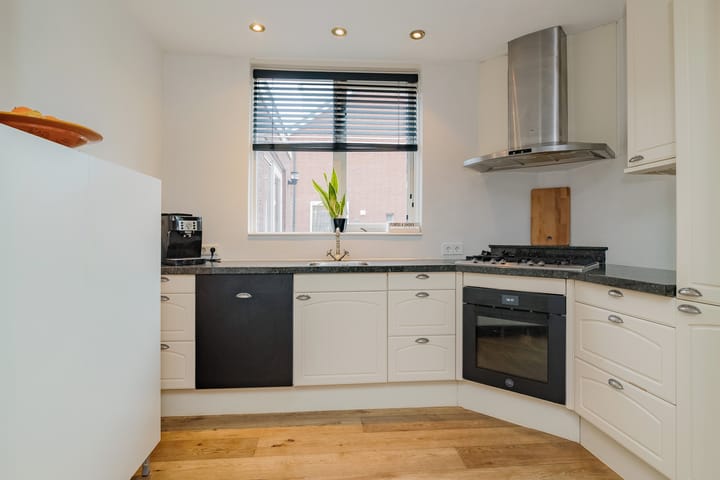 Photo 10 of Leidsemeerstraat 25