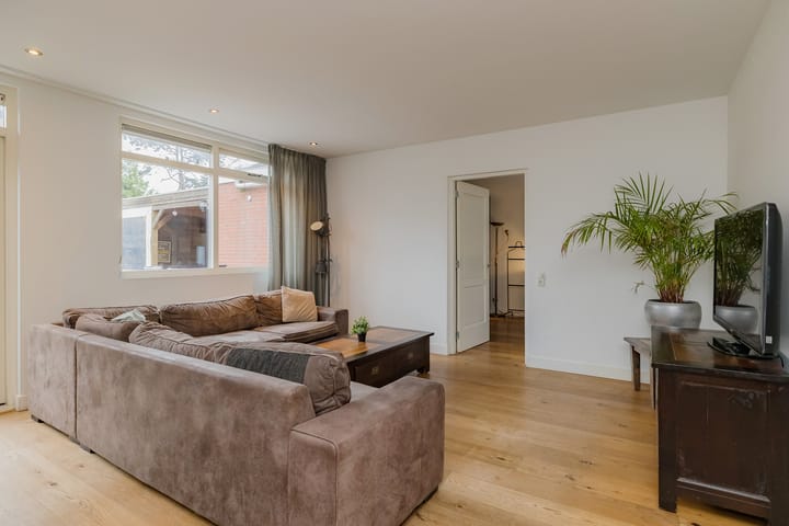 Photo 13 of Leidsemeerstraat 25