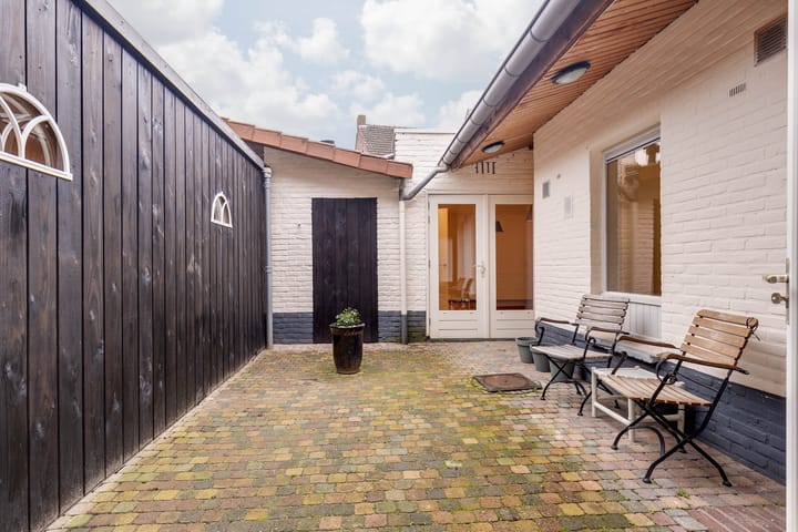 Photo 23 of Feurthstraat 13