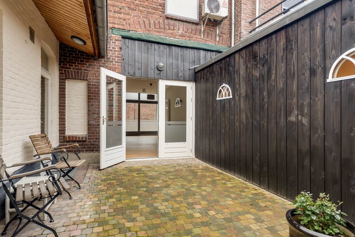 Photo 24 of Feurthstraat 13