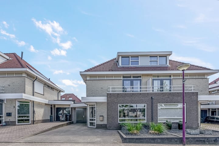 Photo 36 of Larekamp 5