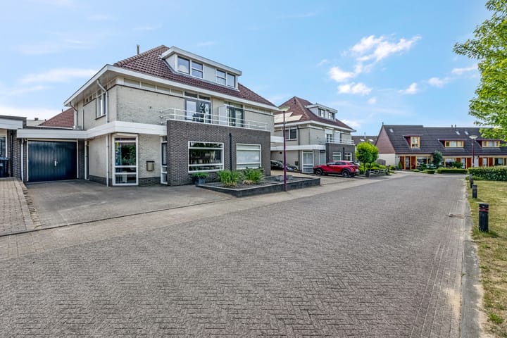 Photo 37 of Larekamp 5