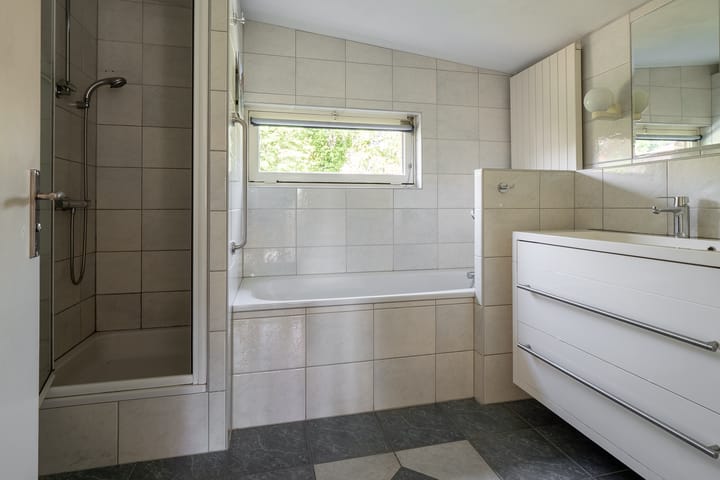 Photo 34 of van Wassenaar van Obdamstraat 7