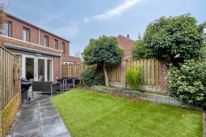 Foto 25 van Donkervoortseloop 63