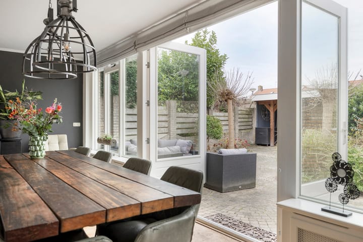 Foto 23 van Van Liedekerkestraat 12