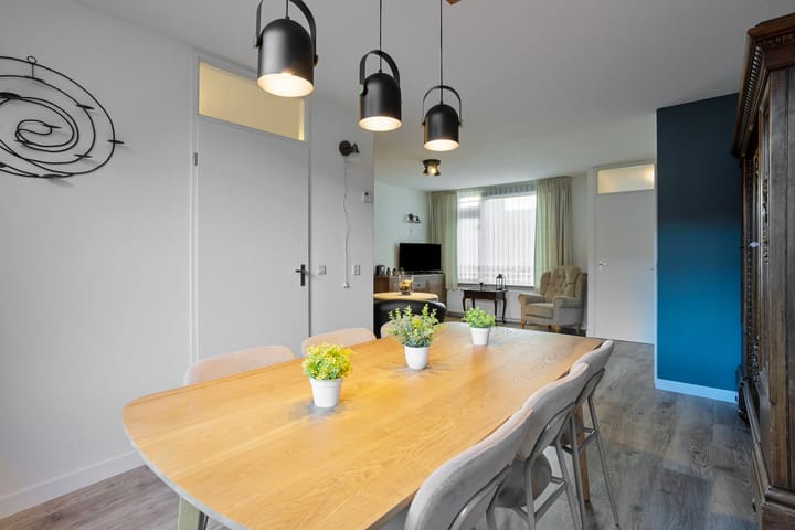 Photo 12 of Overspoor 84