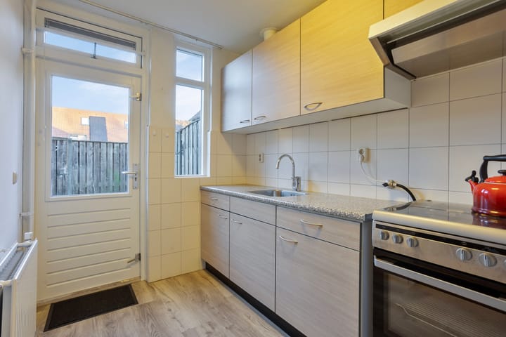 Photo 15 of Overspoor 84