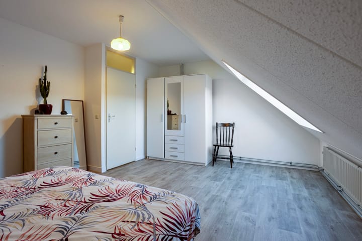 Photo 18 of Overspoor 84