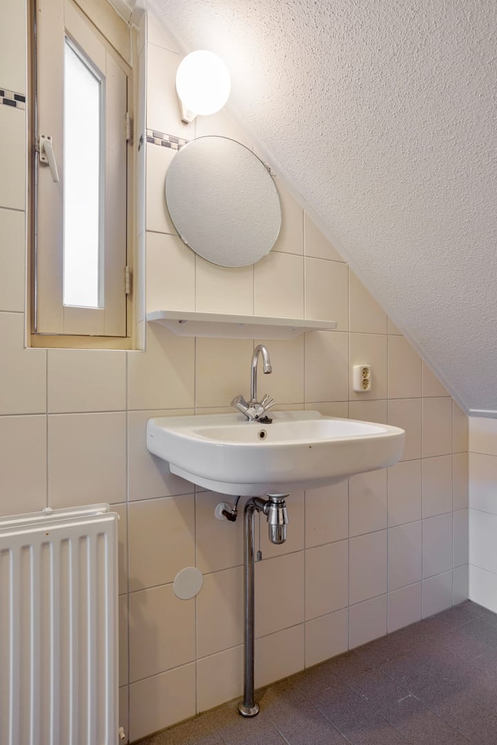 Photo 20 of Overspoor 84