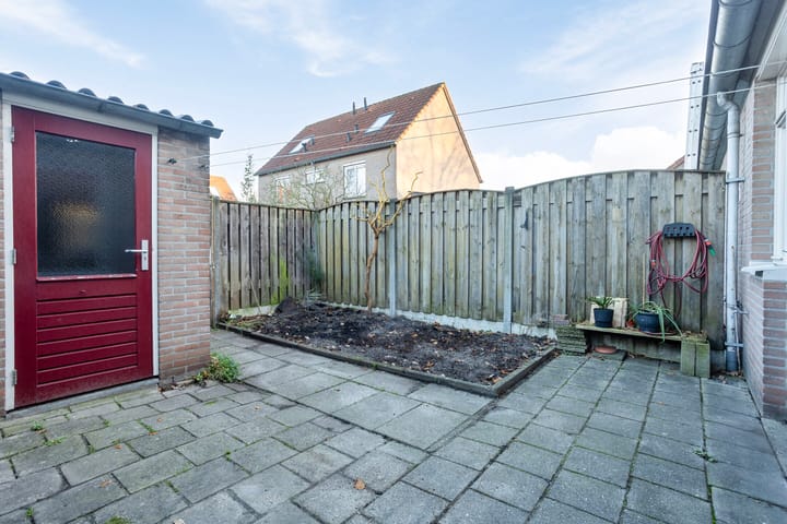 Photo 23 of Overspoor 84