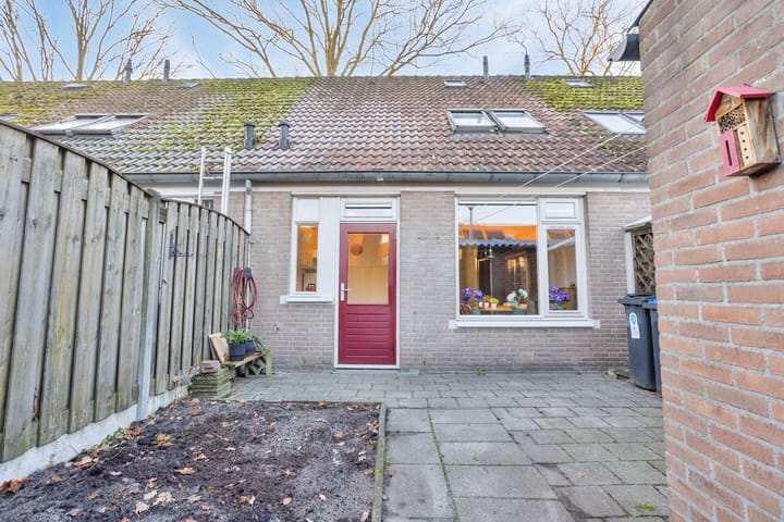 Photo 24 of Overspoor 84