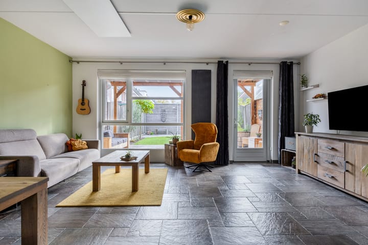 Photo 2 of Televisiestraat 102